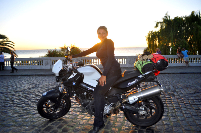 Moto Esportiva e Naked É possível viajar com conforto Acelerada Adventure e Lifestyle